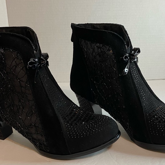Huaqiang Black Boots with beads and Lace pattern women’s size 9.5  2.5 inch heel - Picture 8 of 11